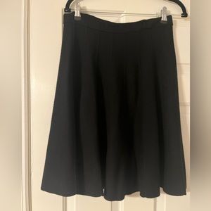 The Limited women’s large black sweater skirt